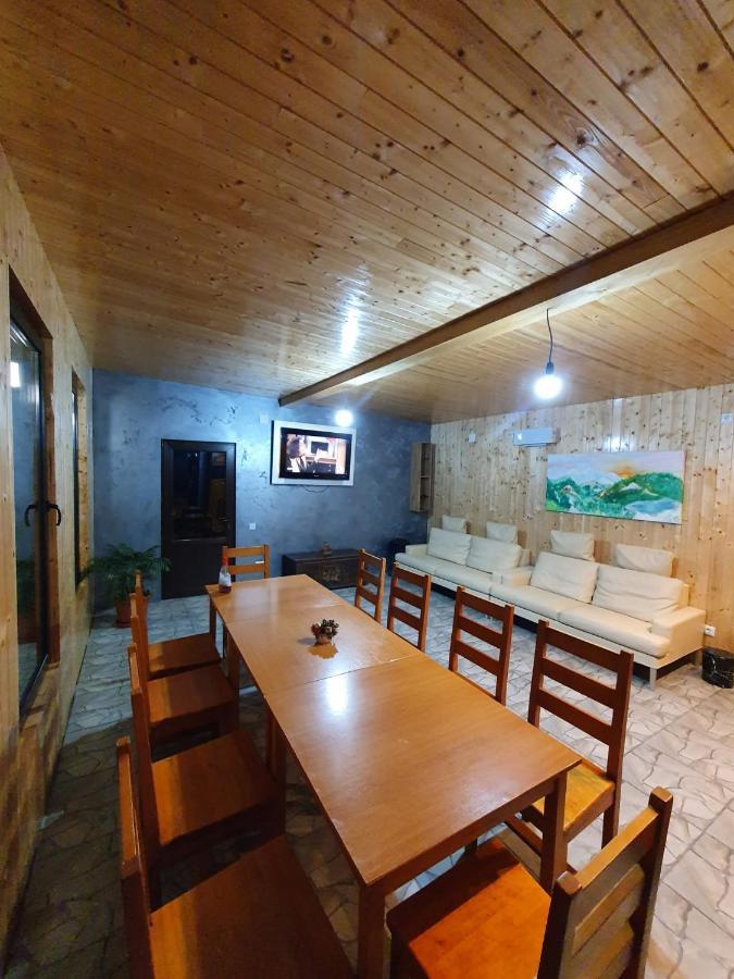 Trăisteni Hanul Doftana מראה חיצוני תמונה